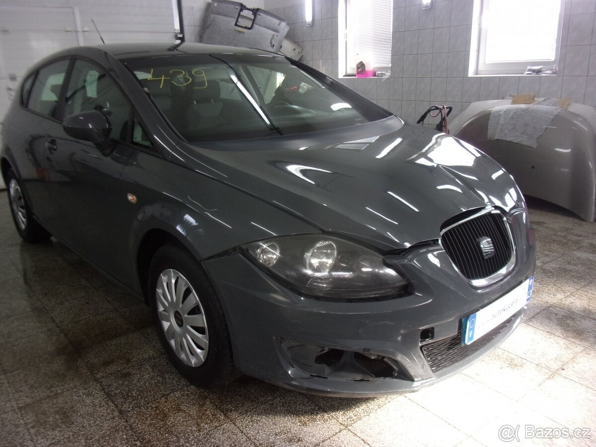 SEAT LEON