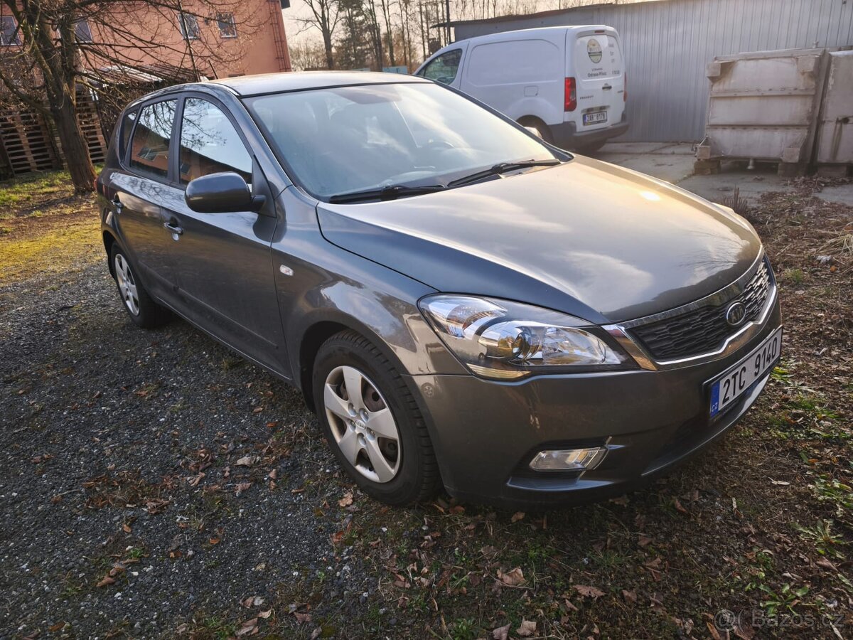 Prodám Kia ceed 1,4 benzín 77 kW