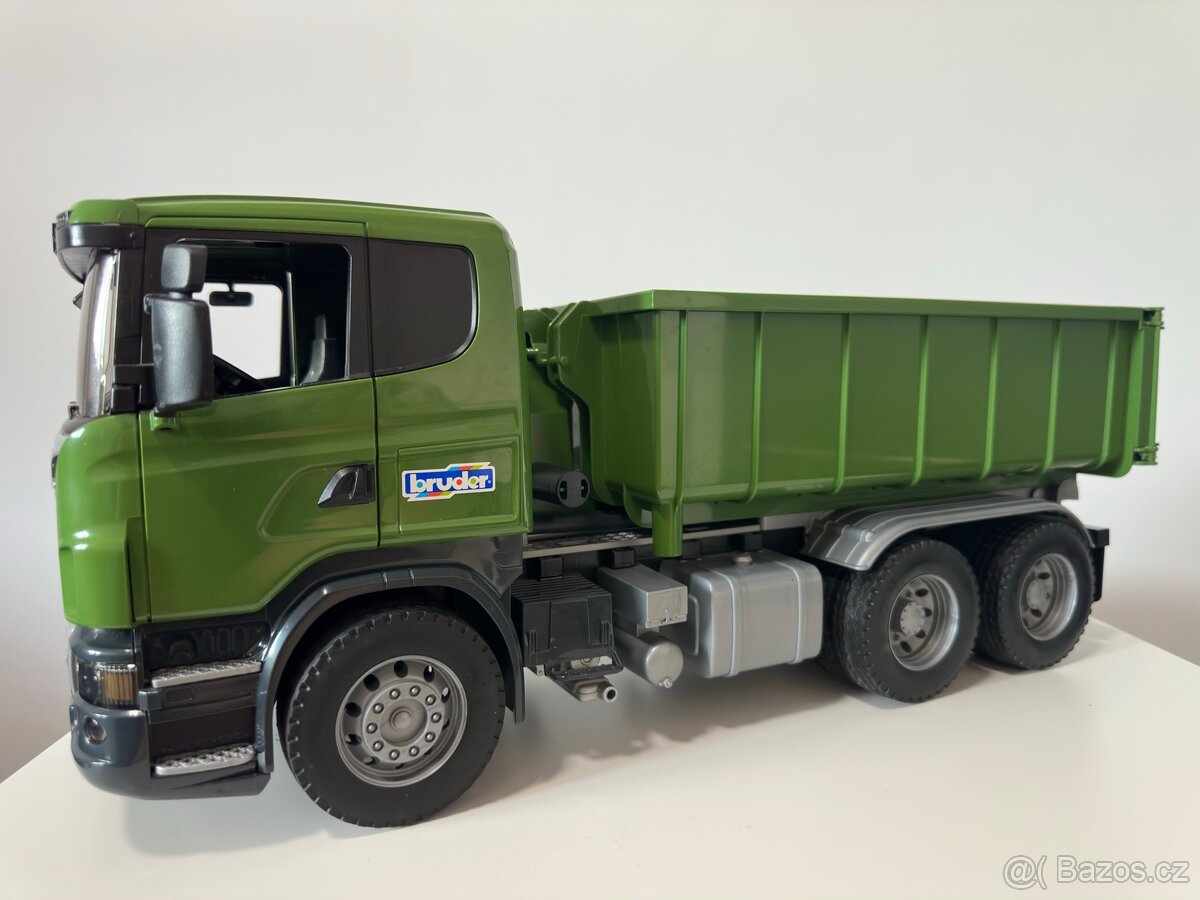 Bruder Scania Kontejner. ( REZERVOVÁNO)