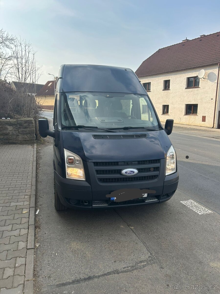 Prodám Ford tranzit 2011,6 místný 224000km