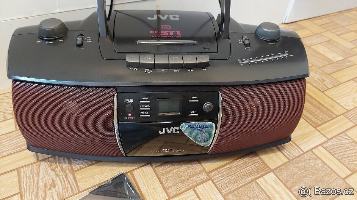 Retro magnetofon JVC