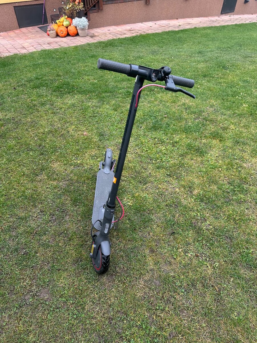 Xiaomi Mi Electric Scooter Pro 2