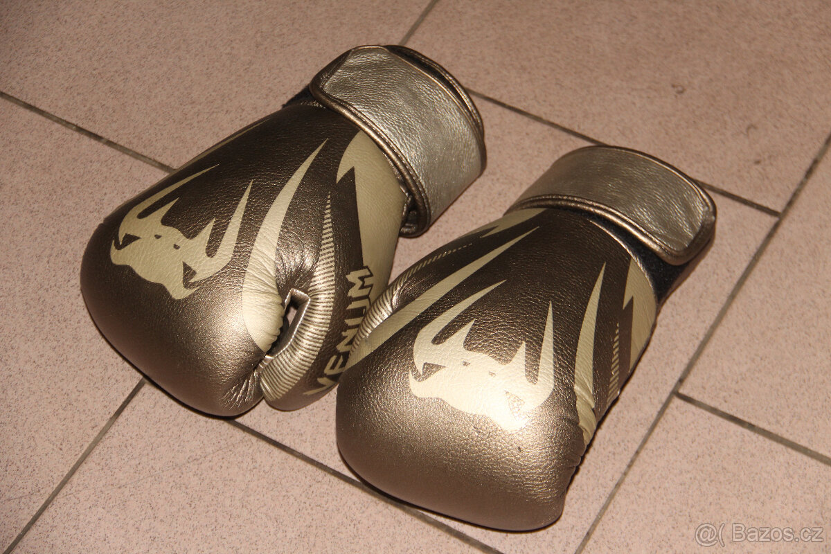 Boxerské rukavice Venum Impact Gold
