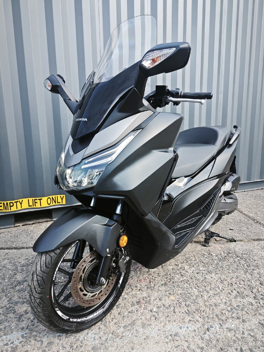 Honda Forza 125 ABS rok 2017, nová STK