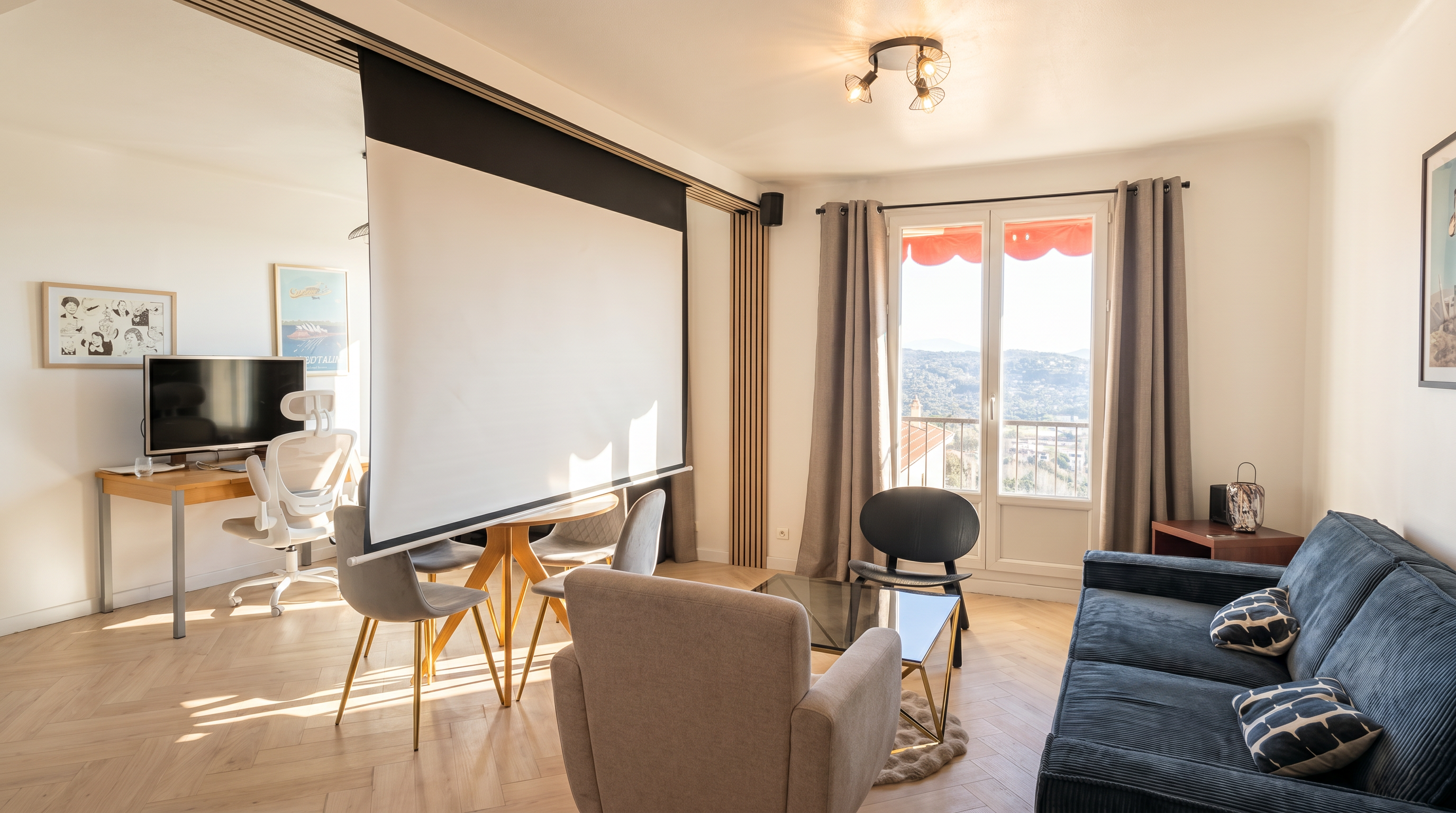 Appartement avec vue sur Grasse et home cinéma