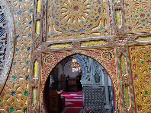 Visit Zaouia of Moulay Idriss II