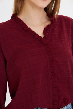 بلوزة نسائية ذات ياقة حمراء اللون - Фото 8