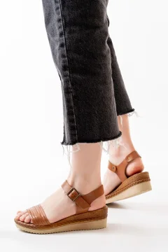 صندل نسائي من الجلد الطبيعي بلون بني فاتح - Фото 5