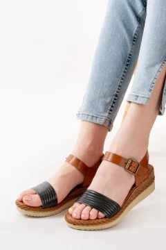 صندل نسائي من الجلد الطبيعي باللون الأسود - Фото 8