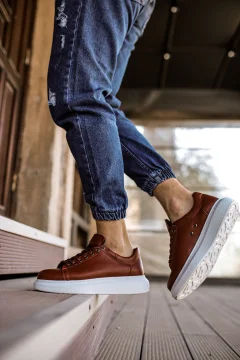 حذاء جلد للرجال باللون البني - Фото 3