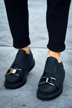 حذاء أسود للرجال مع اكسسوار ذهبي - Фото 3