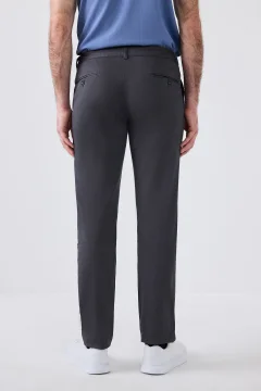 بنطلون تشينو أنثراسايت بقصة ضيقة وجيب جانبي من الليكرا المرن - Фото 8