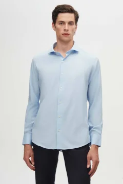 قميص رجالي ضيق باللون الأزرق الفاتح - Фото 6