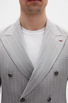 بدلة رجالي باللون الرمادي مخططة ومزدوجة الصدر - Фото 9