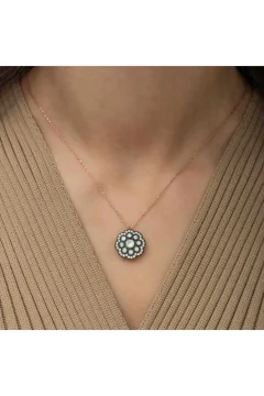 قلادة فضية على شكل زهرة مرصعة بالألماس - Фото 2