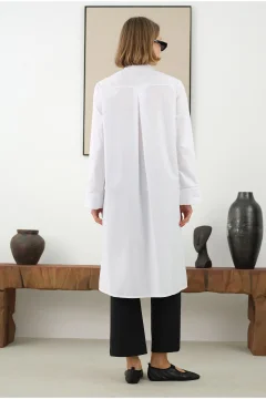 قميص نسائي انيق باللون الأبيض - Фото 4