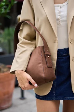 حقيبة كتف نسائية باللون البني مع حزام قابل للتعديل - Фото 9