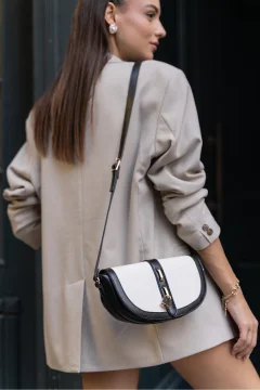 حقيبة كروس نسائية بتصميم متباين باللون الأسود الكريمي - Фото 3