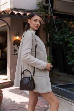 حقيبة ميني سيتي للنساء باللون البني - Фото 3