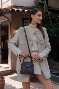 حقيبة ميني سيتي للنساء باللون البني - Фото 2