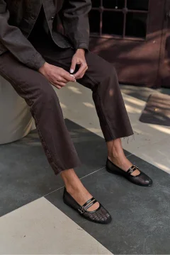 حذاء نسائي فلات شبكي مع حزام مزدوج باللون الاسود - Фото 6