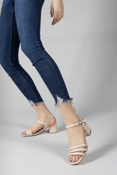 صندل نسائي بكعب بيج - Фото 3