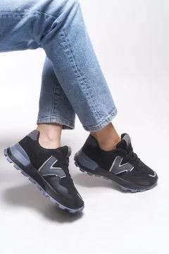 حذاء رياضي نسائي أسود مدخن - Фото 9