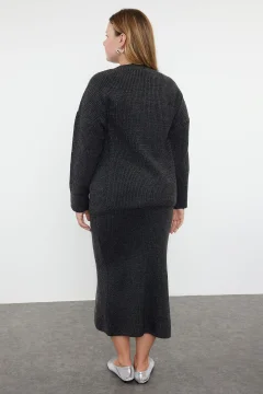 طقم سترة وتنورة مضلعة برقبة دائرية - Фото 9