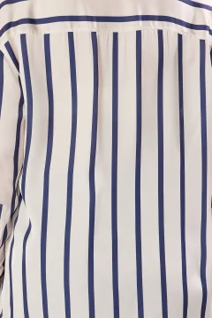 قميص من الساتان بخطوط إكرو - Фото 7