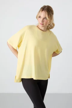 Yellow Oversize Women's T-Shirt with Soft Keys - 97285 - Фото 1