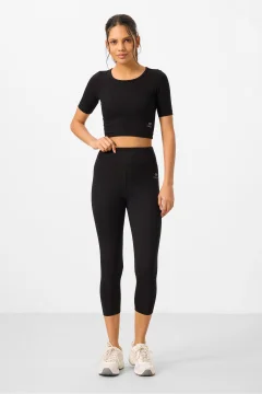 طقم رياضي تي شيرت كابري قصير أسود وبنطال ضيق - Фото 7