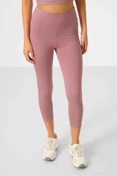 طقم نسائي رياضي من بلوزة قصيرة وبنطال ضيق بقصة ضيقة باللون الوردي - Фото 4