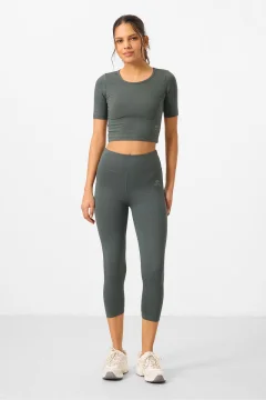 طقم نسائي رياضي ضيق باللون الرمادي - Фото 3