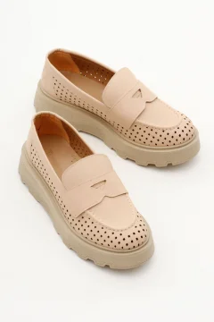 حذاء لوفر نسائي باللون البيج - Фото 3