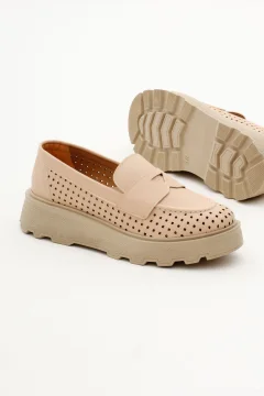 حذاء لوفر نسائي باللون البيج - Фото 4