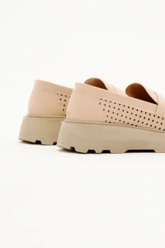 حذاء لوفر نسائي باللون البيج - Фото 5