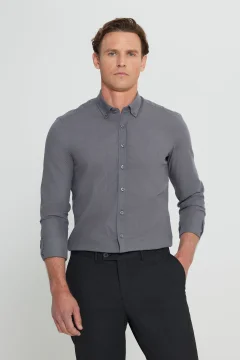 Men's Slim Fit Button Down Collar Shirt in Grey - Фото 1
