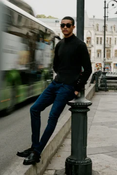 بنطال جينز رجالي بقصة ضيقة باللون الأزرق الداكن - Фото 5