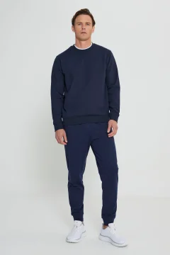 سويت شيرت رجالي باللون الأزرق الداكن برقبة دائرية - Фото 6