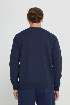 سويت شيرت رجالي باللون الأزرق الداكن برقبة دائرية - Фото 9