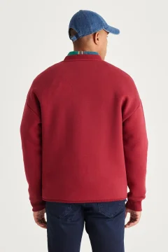 سويت شيرت رجالي كبير الحجم من الصوف باللون العنابي - Фото 9