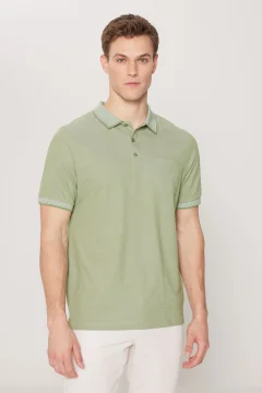 تي شيرت بجيب بياقة بولو للرجال باللون الأخضر - Фото 3