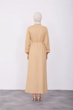 فستان نسائي باللون البيج - Фото 3