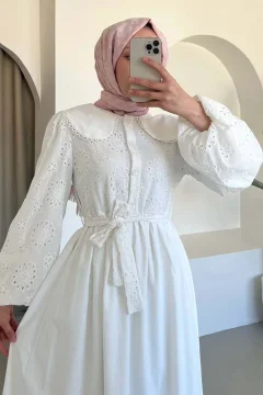 فستان مطرز باللون الابيض - Фото 2