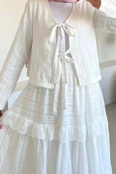 طقم نسائي تنورة وجاكيت باللون الابيض - Фото 3