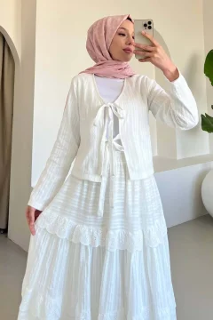 طقم نسائي تنورة وجاكيت باللون الابيض - Фото 2