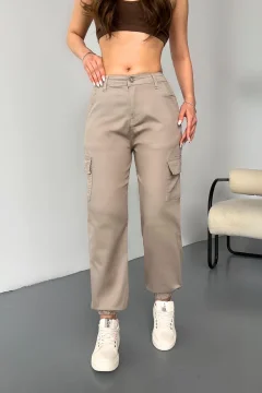 بنطلون قماش جبردين بجيب كارجو بيج - Фото 7