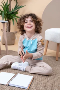 مجموعة علوية وسفلية للأطفال بغطاء للرأس منقوشة - Фото 4