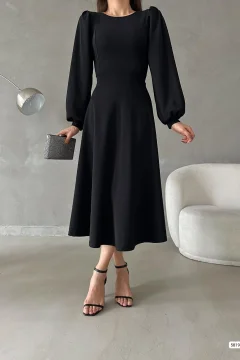 فستان أسود طويل من قماش الكريب بأكمام - Фото 1