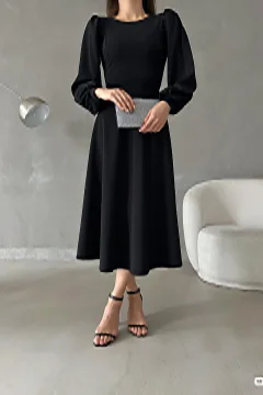 فستان أسود طويل من قماش الكريب بأكمام - Фото 4